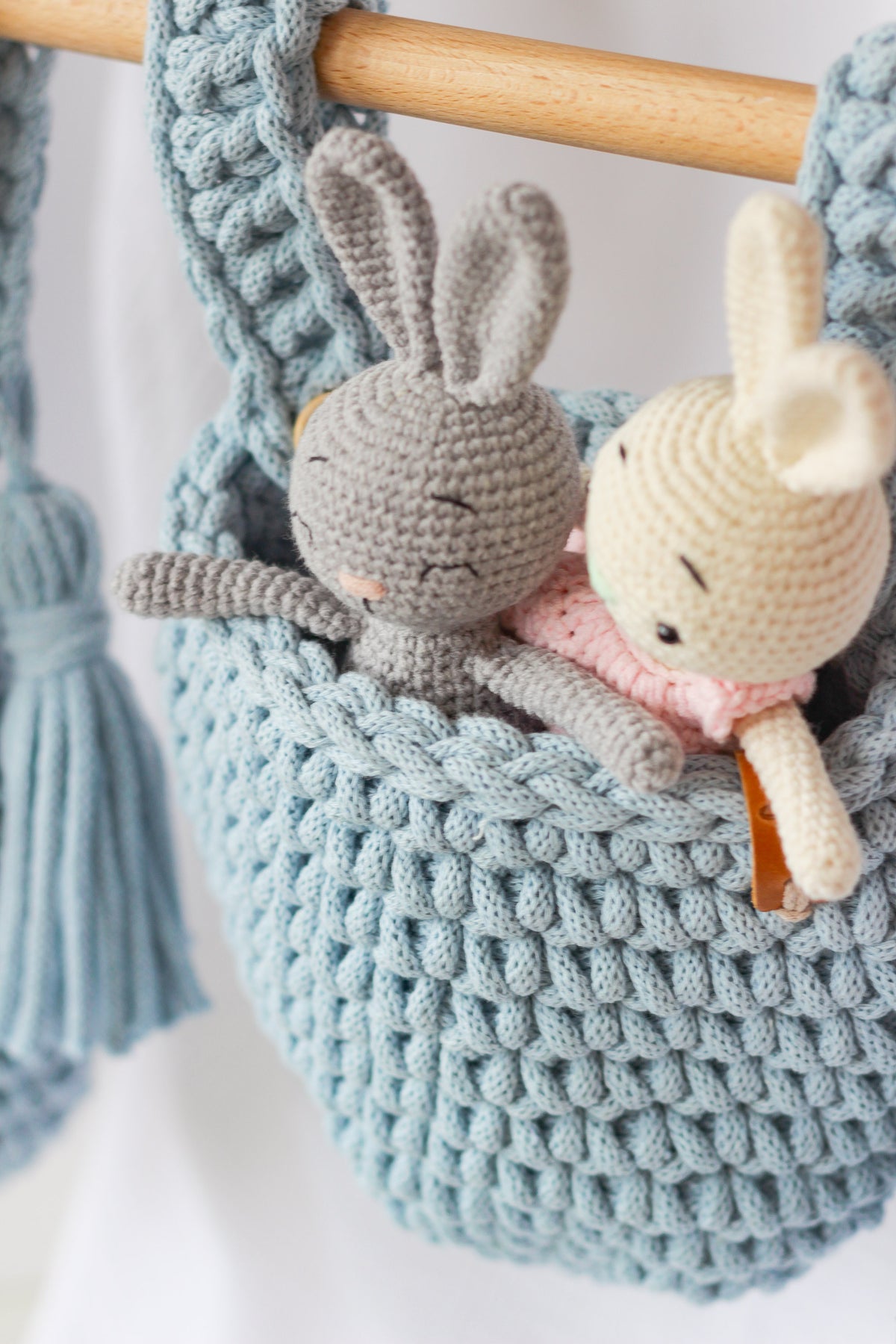 SMALL HANGING POCKET BASKET | MISTY