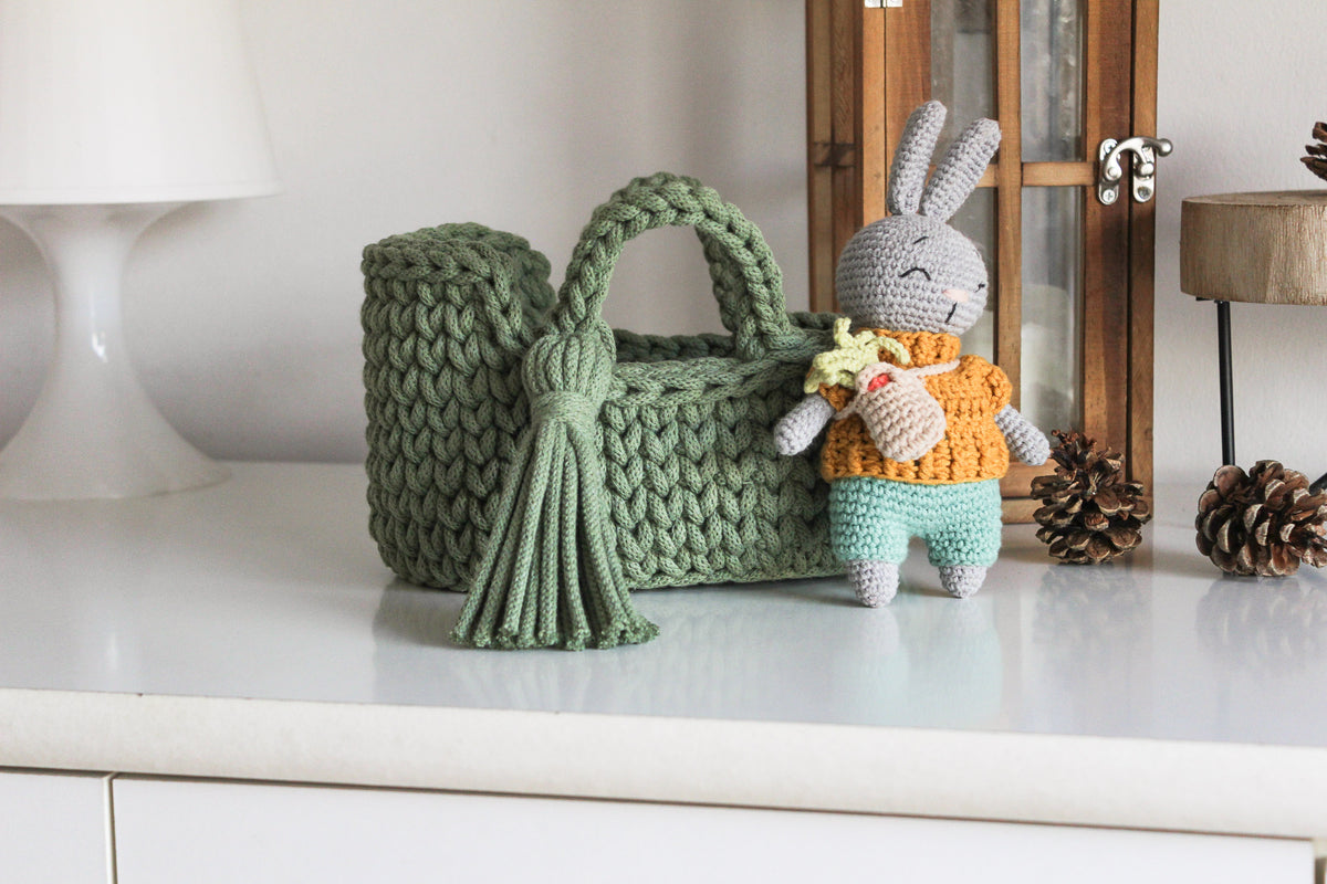 22cm MINI DOLL MOSES BASKET | EUCALYPTUS GREEN