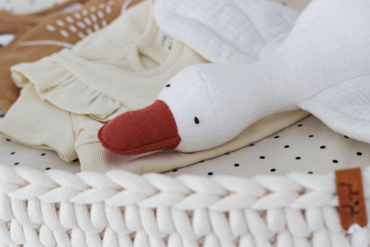 SEWN MUSLIN TOY GOOSE | MEDIUM