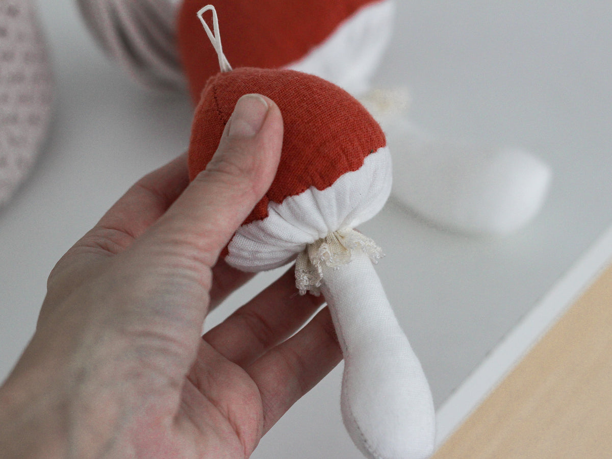 SEWN MUSLIN MUSHROOM