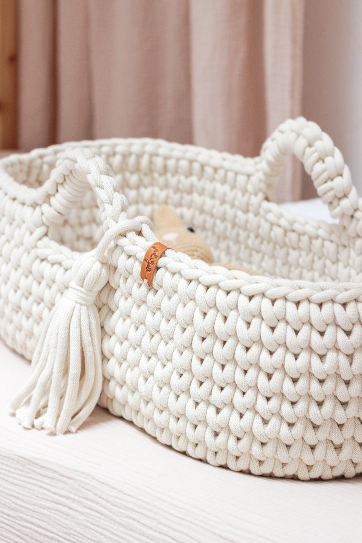 57cm BIG DOLL MOSES BASKET | NATURAL
