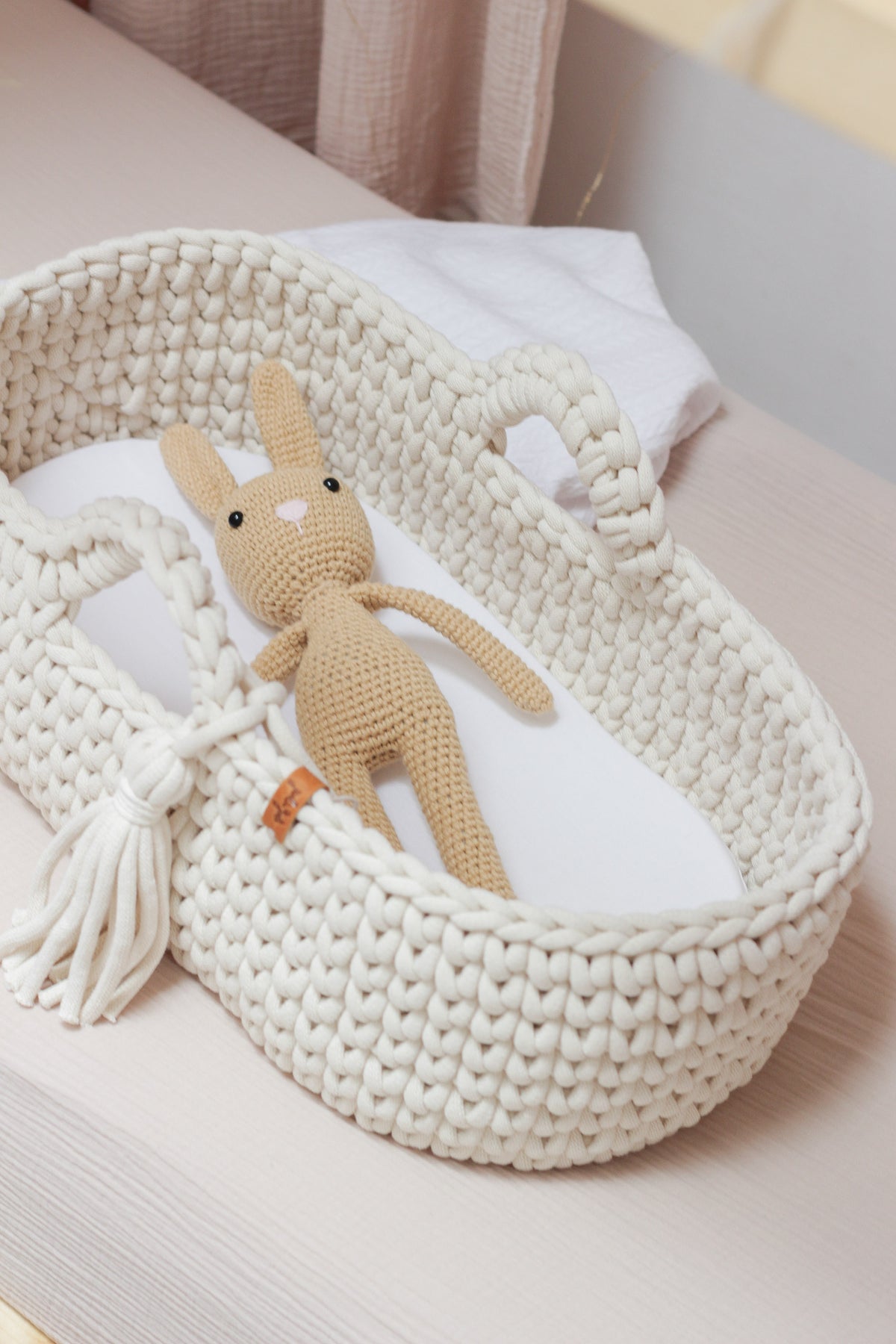 57cm BIG DOLL MOSES BASKET | NATURAL