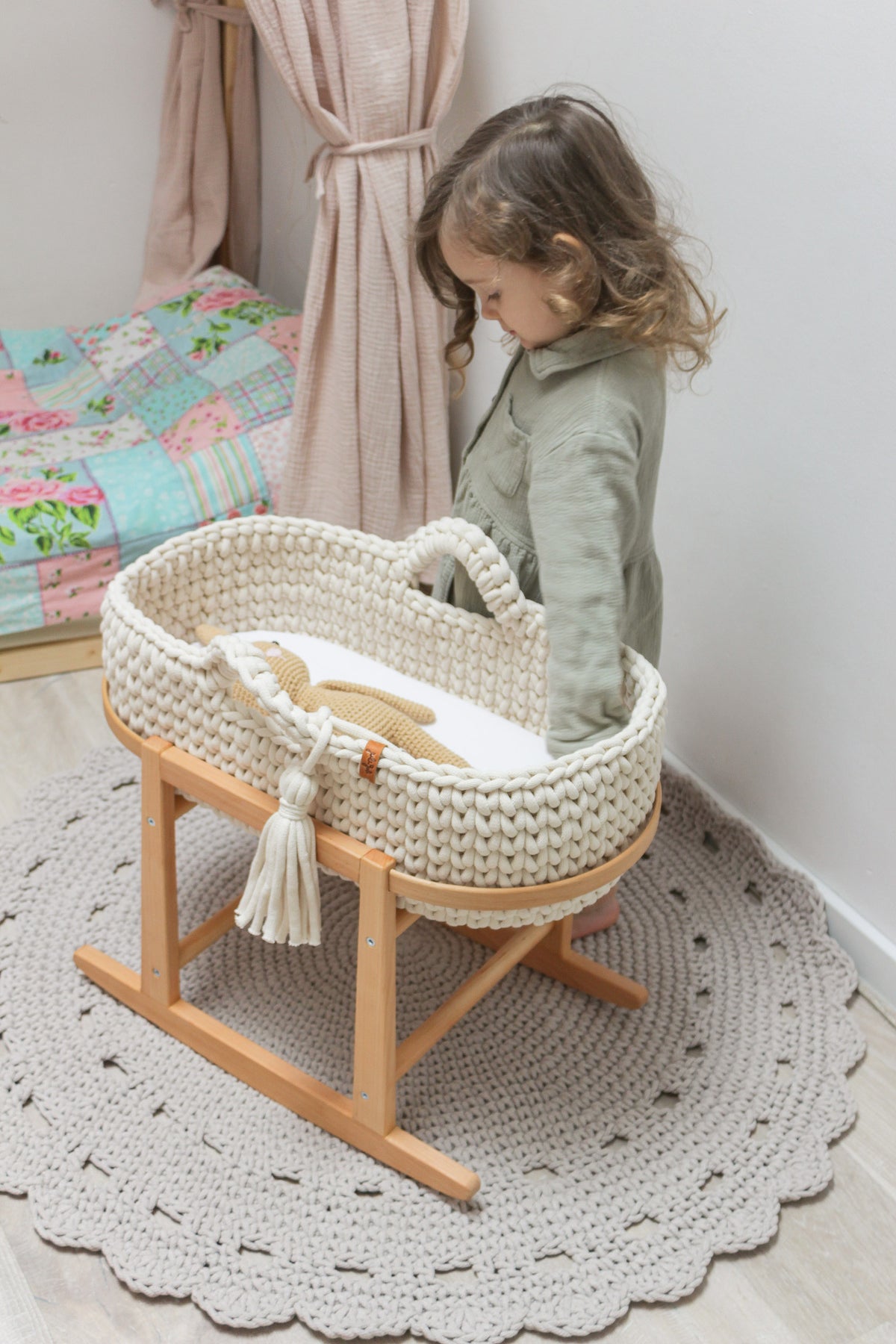 52cm DOLL WOODEN ROCKING STAND
