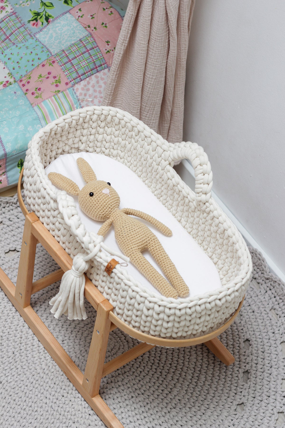 52cm DOLL WOODEN ROCKING STAND