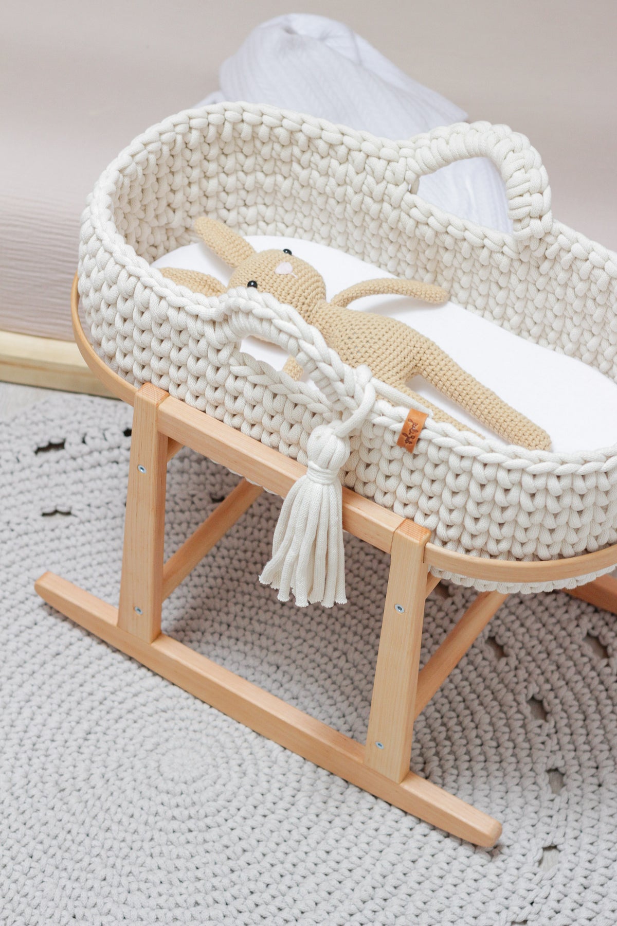 52cm DOLL WOODEN ROCKING STAND